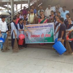 Swachhta Abhiyan at Dhanbad Station (2) Swachhta Abhiyan at Dhanbad Station (2)